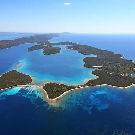 On Dugi Otok Near Sakarun فيلي رات