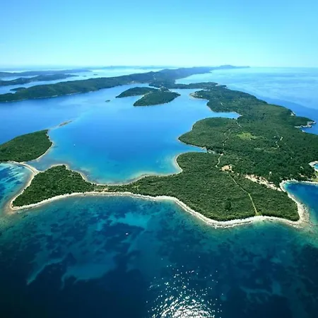 On Dugi Otok Near Sakarun شقة
