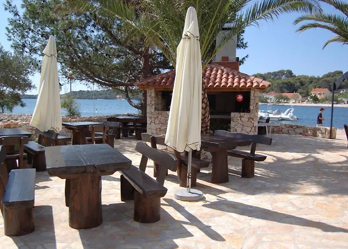 Apartment On Dugi Otok Near Sakarun *