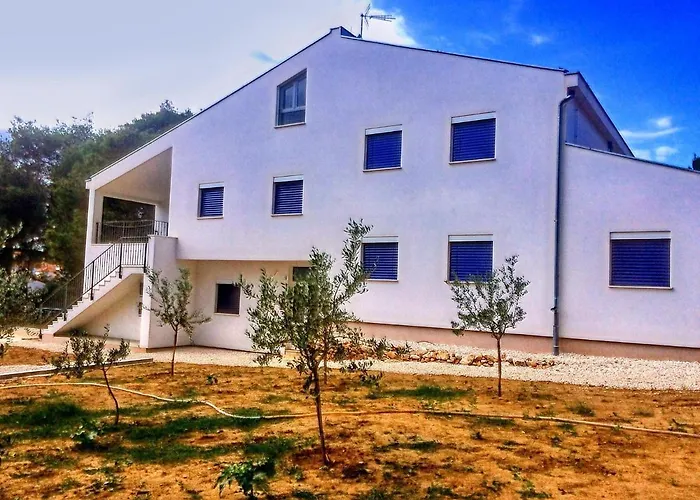 Apartment On Dugi Otok Near Sakarun