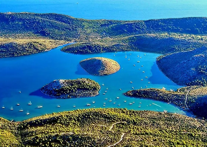 Apartment On Dugi Otok Near Sakarun *
