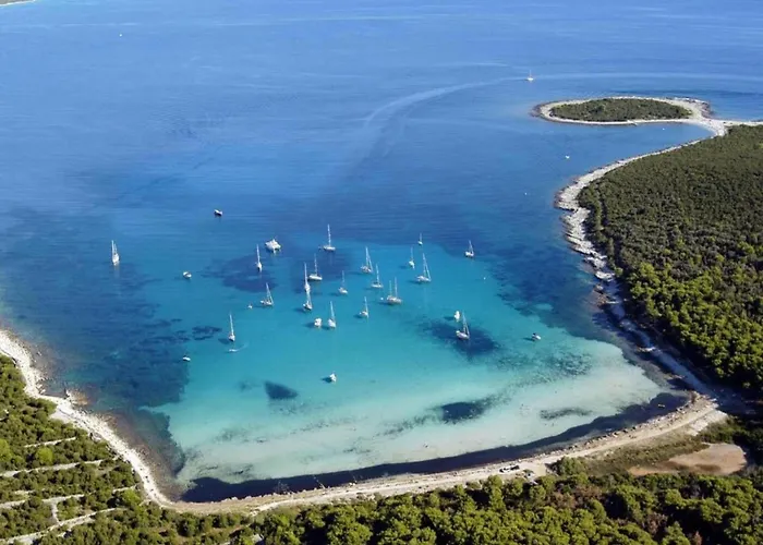Apartment On Dugi Otok Near Sakarun *
