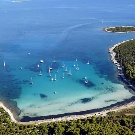 Lejlighed On Dugi Otok Near Sakarun *